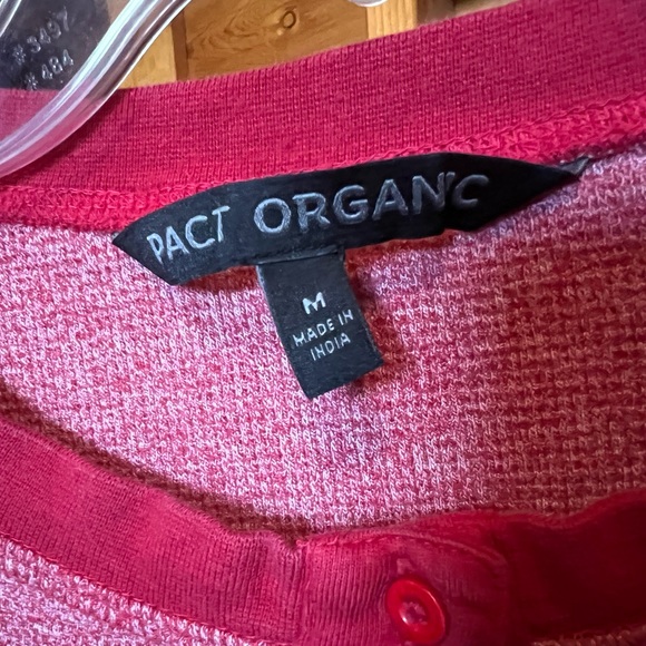 Pact organic cotton long sleeve waffle henley. Size M - Picture 4 of 8
